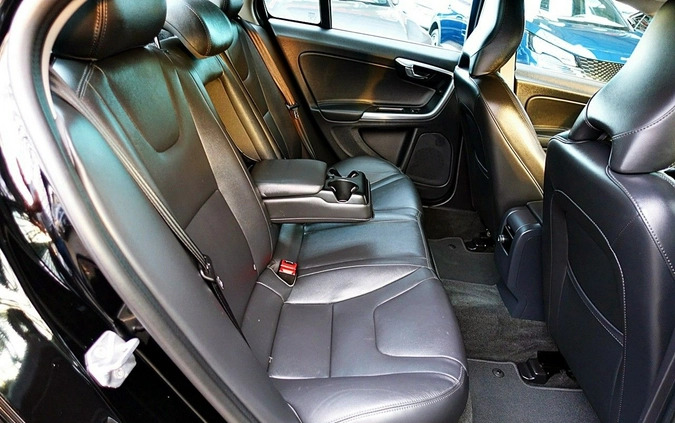 Volvo S60 cena 79899 przebieg: 136000, rok produkcji 2017 z Kraśnik małe 781